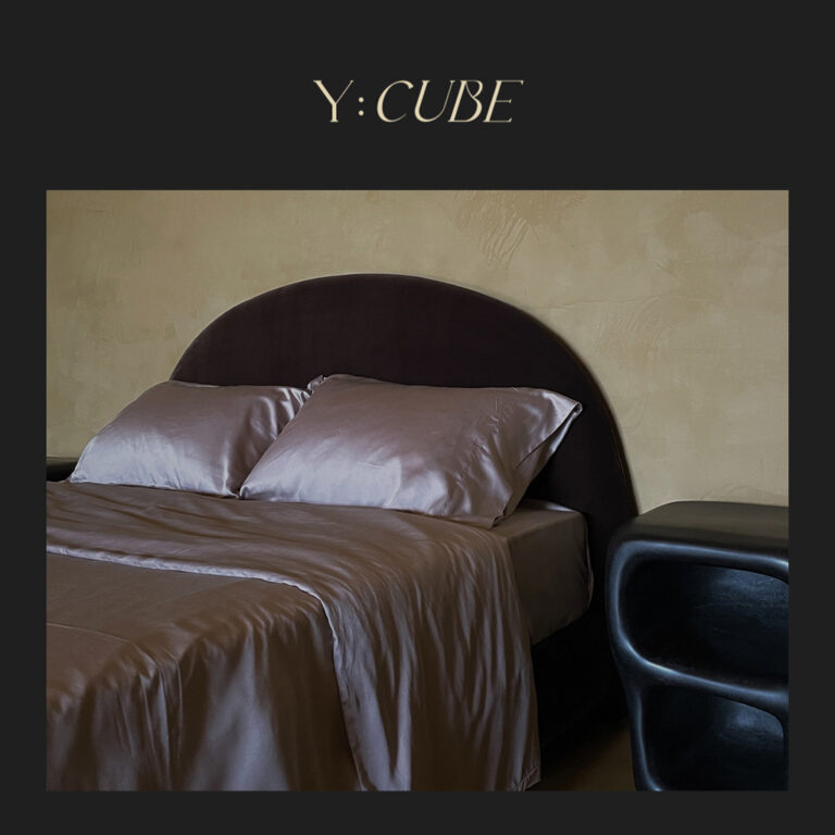 YCUBE kar studio Semicircle Bed Wabisabi Style Modern Minimalist Velvet Bedroom Bed