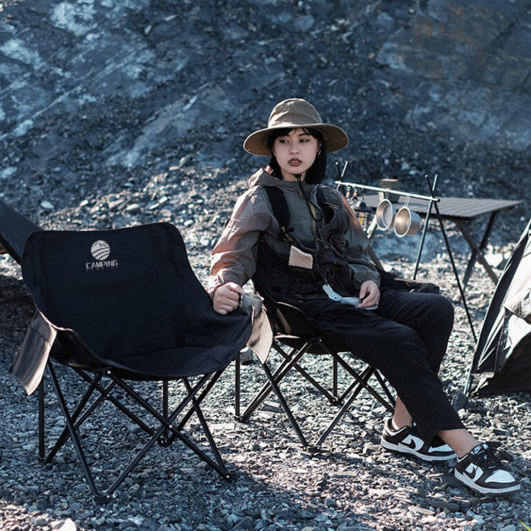ส่งจากกรุงเทพเก้าอี้แคมป์ปิ้ง เก้าอี้สนามพับได้ แบบพกพา แถมถุงจัดเก็บ ท่ออลูมิเนียมหนา รับน้ำหนัก150กก 081