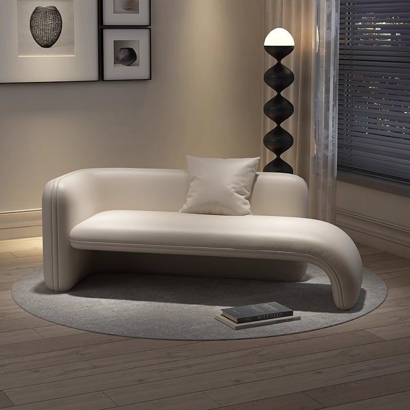 อิตาเลี่ยน Minimalist Concubine เก้าอี้ห้องนั่งเล่นโซฟาเดี่ยว Recliner Hotel B B โซฟาพักผ่อนที่นั่งอพาร์ทเมนท์ขนาดเล็ก Concubine