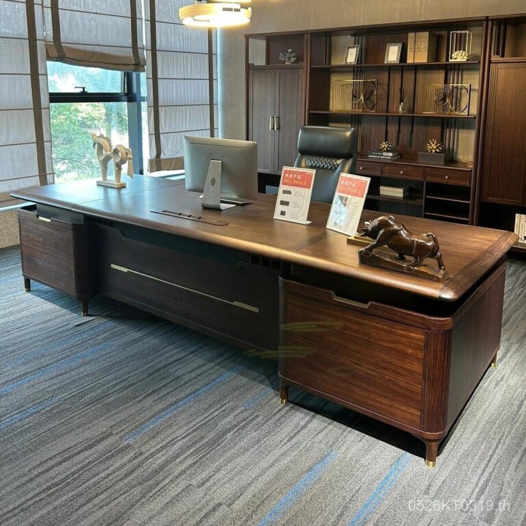 ชุดโต๊ะและเก้าอี้สำนักงานอเมริกาเหนือโต๊ะผู้บริหารโต๊ะประธานาธิบดีไม้เนื้อแข็ง โต๊ะบอสวอลนัทใหม่สไตล์จีน Kpfw
