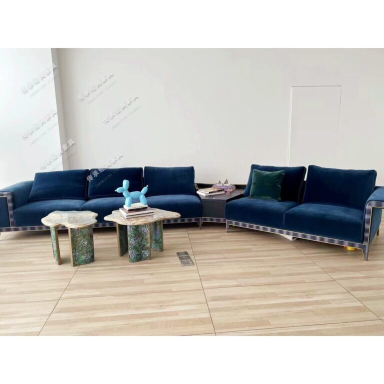 อิตาลีสไตล์ใหม่โซฟาหนังแท้หลังสมัยใหม่แสงหรูหราวิลล่าคฤหาสน์มัลติฟังก์ชั่สตูดิโอTelevision Gallery มุมโค้งดังนั้น