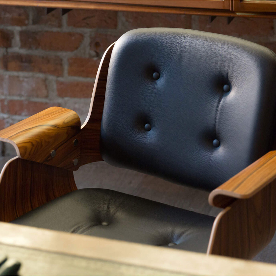 ยี่ห้อใหม่พร้อมสต็อก Y CUBE เยอรมนีนาเข้า Tecta D49 โมเดิร์น Baohaus Study ไม้หนังที่เท้าแขนเก้าอี้