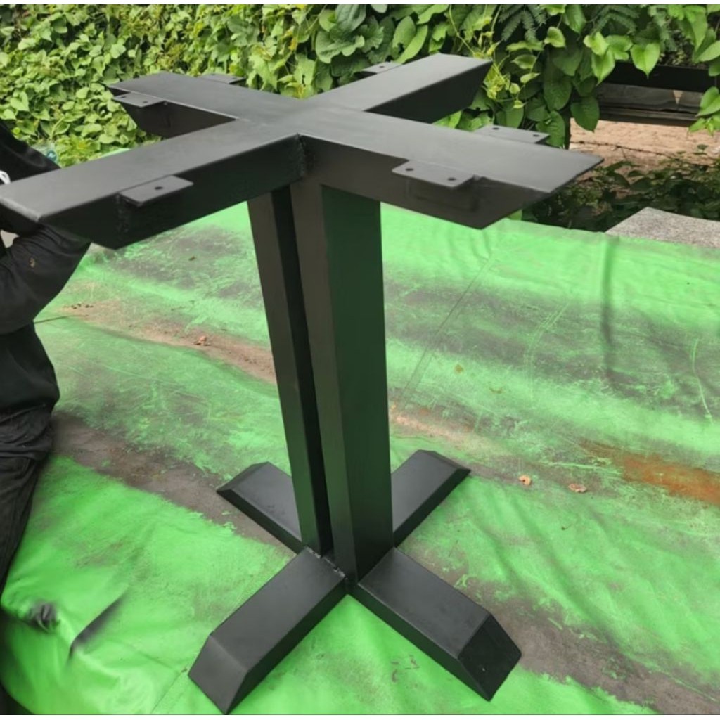 ขาโต๊ะเหล็กสำเร็จรูป โต๊ะทรงกลม 1 ตัว สีดำ ด้าน ทำจากเหล็กกัลวาไนท์ มีหลายขนาดให้เลือก