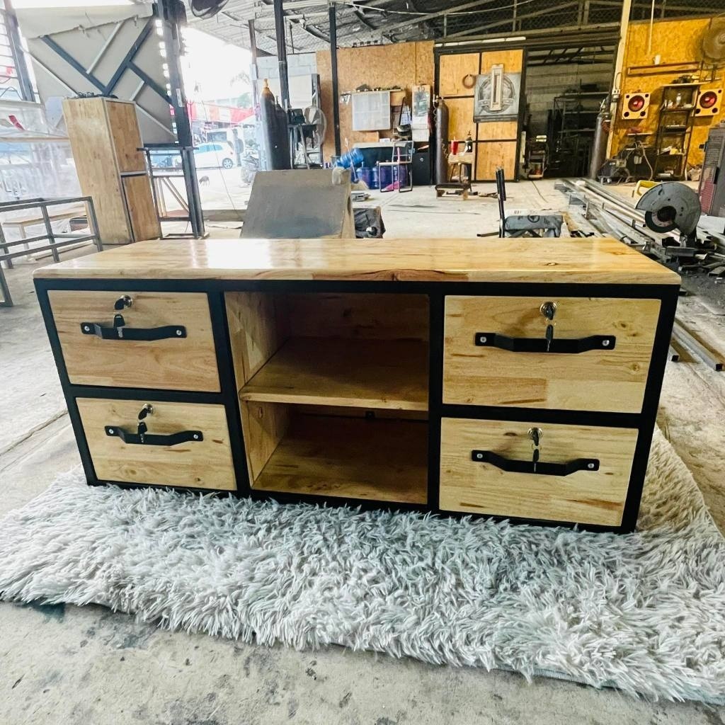 IRONSERVICE ตู้เก็บของ วาง TV พร้อมลิ้นชัก 4 ตัว โครงเหล็กใช้เป็นเหล็กกันสนิม ไม้แท้เคลือบเงาใส