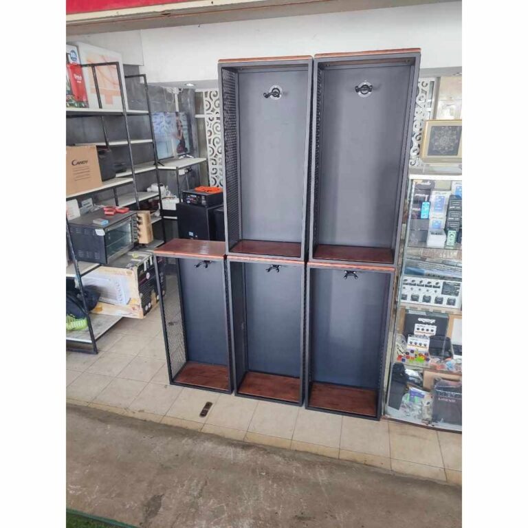 ตู้โชว์ โครงเหล็กใช้เป็นเหล็กกันสนิม ไม้แท้ เคลือบเงาใส แข็งแรง จัดส่งรวดเร็ว