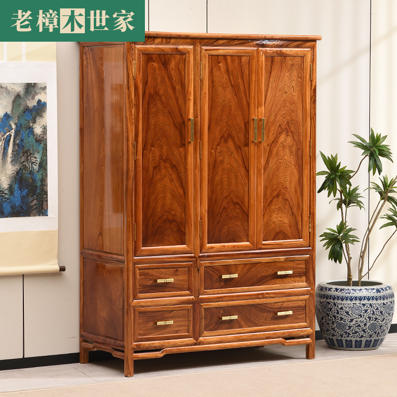 ไม้การบูรเก่าไม้การบูรทั้งกระดานตู้เสื้อผ้าตู้เสื้อผ้าแขวนสามประตูการบูรไม้เข้าสู่ระบบตู้เสื้อผ้า