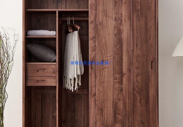 นอร์ดิกวอลนัทสีดาตู้เสื้อผ้าตู้ไม้เนื้อแข็งห้องนอนตู้เสื้อผ้าอิตาลีแสงหรูหราครัวเรือนตู้เสื้อผ้าขนาดใหญ่เลื่อน